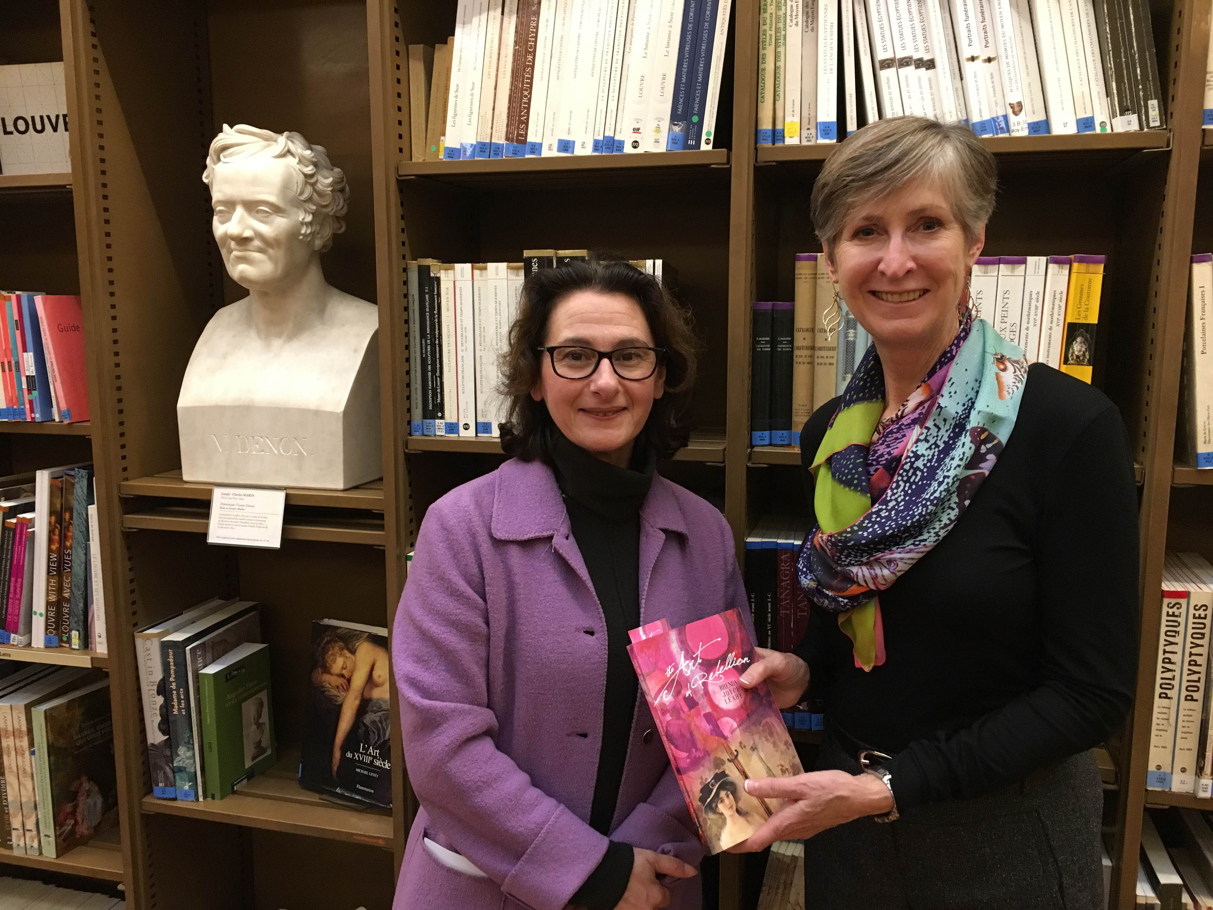 madame-mardrus-at-the-louvre-musee